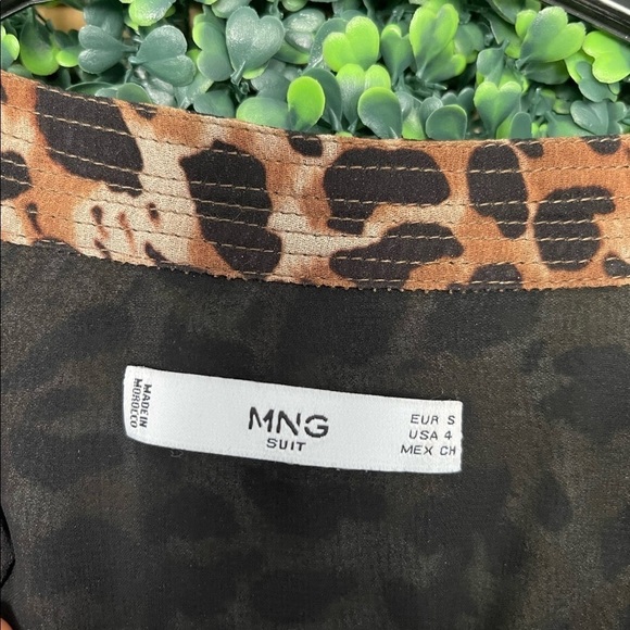 Animal print wrap dress - Picture 5 of 10